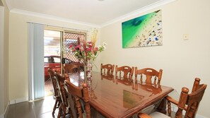 Dining - Kingfisher - Pet-Friendly - 10 Min Walk to Beach (Sanctuary Point)