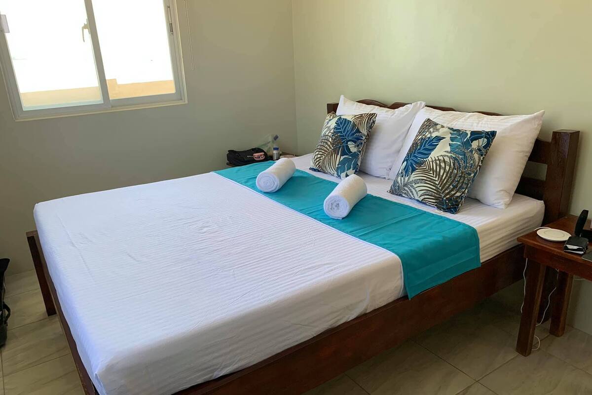 Two Bedroom House | Desk, laptop workspace, WiFi (free), bed sheets