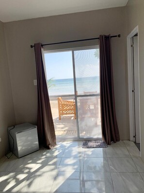 Desk, laptop workspace, free WiFi, bed sheets - Sunrise Beach Club Resort (Santa Fe)