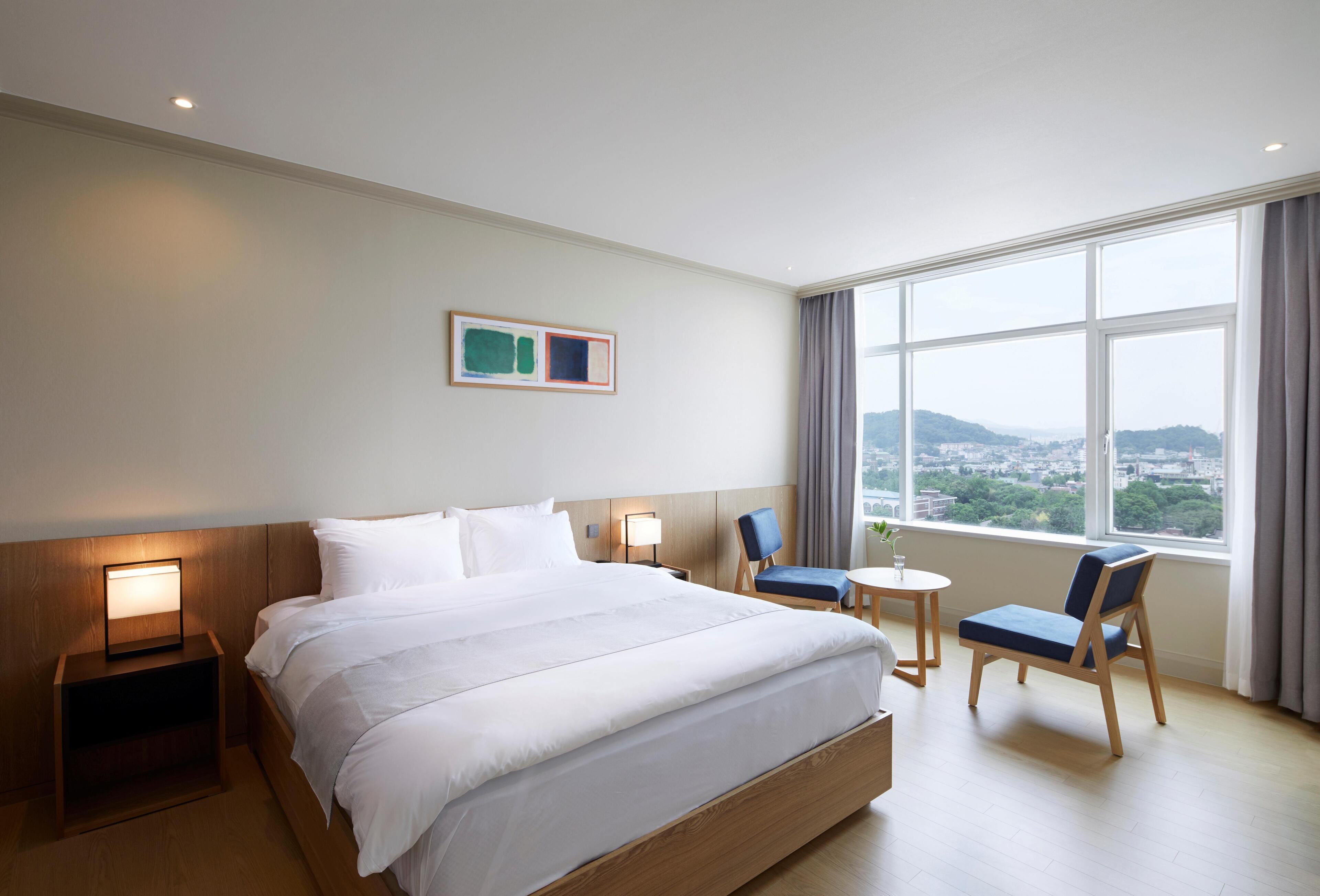 1 bedroom, in-room safe, desk, blackout curtains