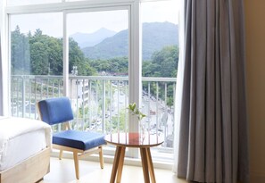 豪華雙床房, 城市景觀 | 客房內保險箱、書桌、遮光布/窗簾、免費無線上網