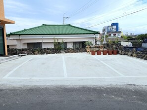Bãi đậu xe tự phục vụ miễn phí