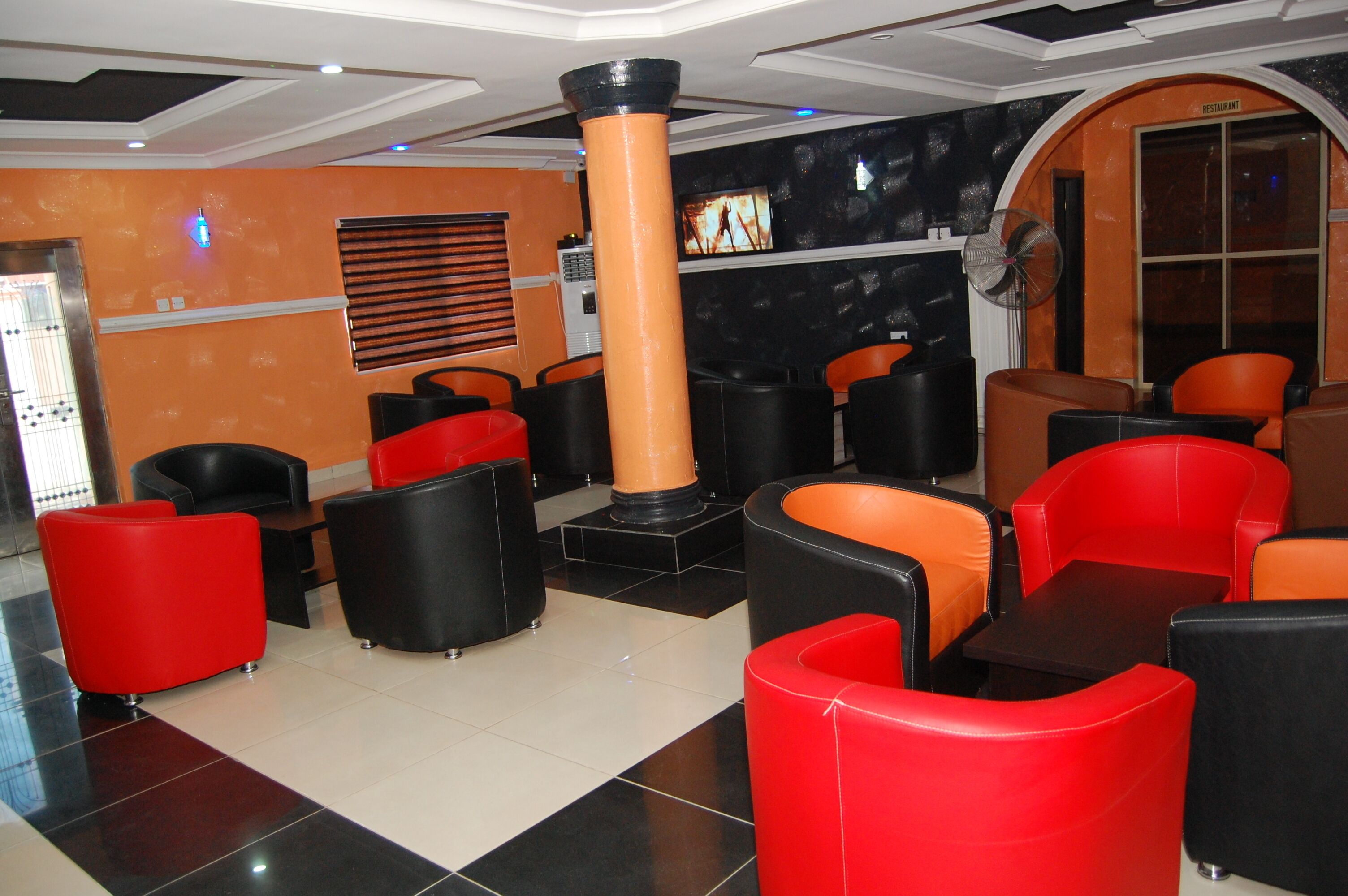 Breakfast, lunch, dinner served; local and international cuisine 