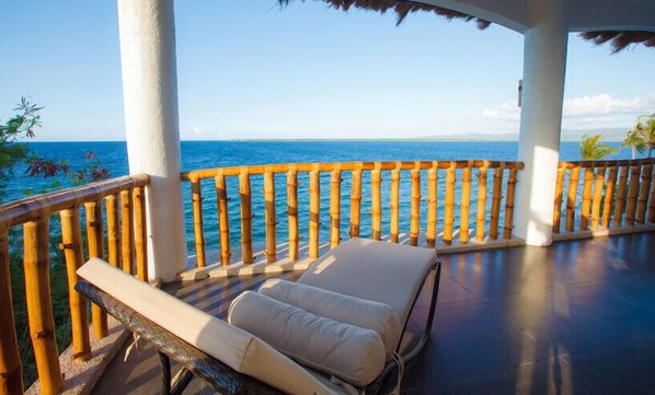 ห้องแฟมิลี่ (Suite) | ระเบียง