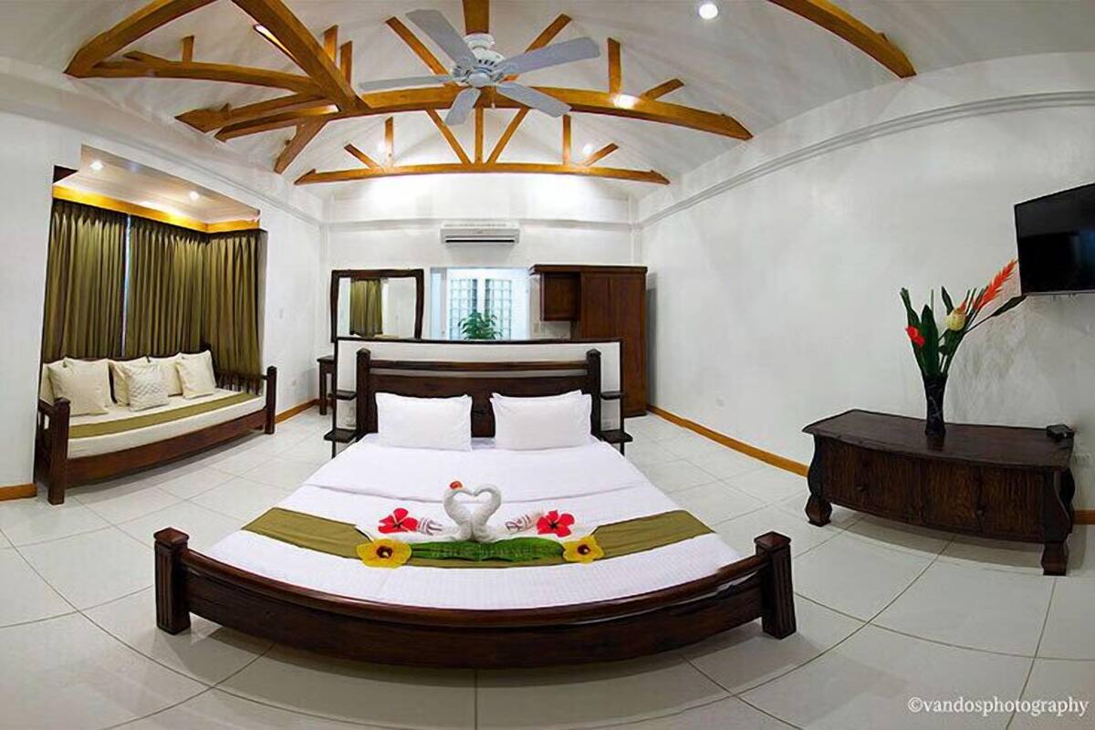 Honeymoon Suite