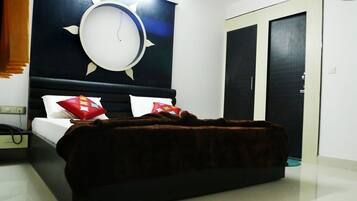 Executive Room | Desk, free WiFi, wheelchair access