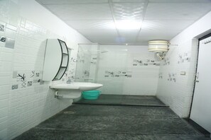 Baignoire, serviettes fournies