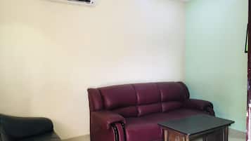 Executive Room | Living room