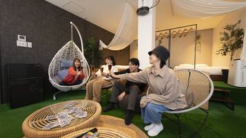 Iron/ironing board, free WiFi, bed sheets