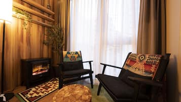 Quarto duplo premium | Ferros/tábuas de passar roupa, Wi-Fi de cortesia, roupa de cama