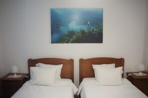 2 Schlafzimmer, Schreibtisch, Bügeleisen/Bügelbrett, kostenloses WLAN