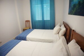 2 chambres, bureau, fer et planche à repasser, Wi-Fi gratuit
