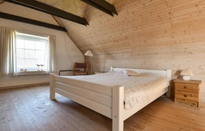 3 bedrooms, travel crib, free WiFi