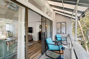 Terrace/patio - Walk to Coligny Beach Park: Coastal Oasis w/ Pool (Hilton Head Island)