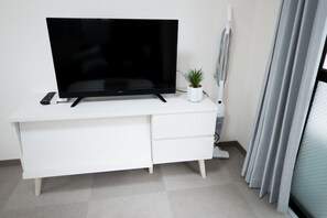 Apartment | Television - Dougenzaka 2chome 404 (Tokyo)