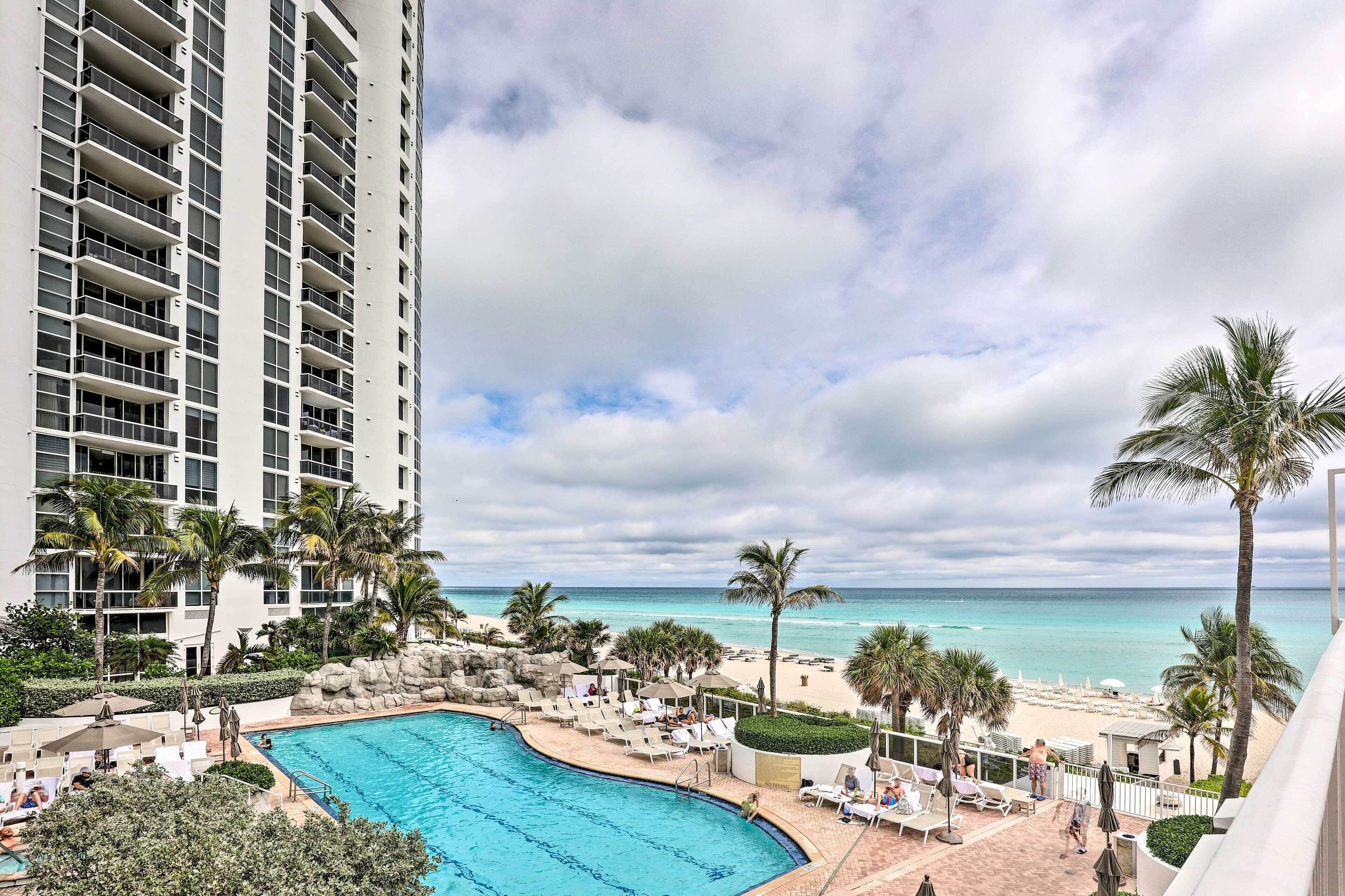 Sunny Isles Beach High Rise w/ Beach & Pool Access