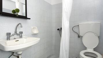 Classic-stúdíóíbúð | Baðherbergi | Handklæði