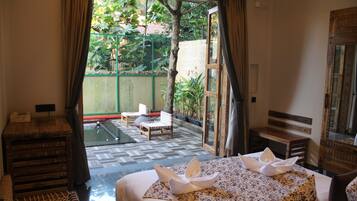 Lothal Suite- Private pool & Deck | Frette Italian sheets, premium bedding, pillow-top beds, free minibar