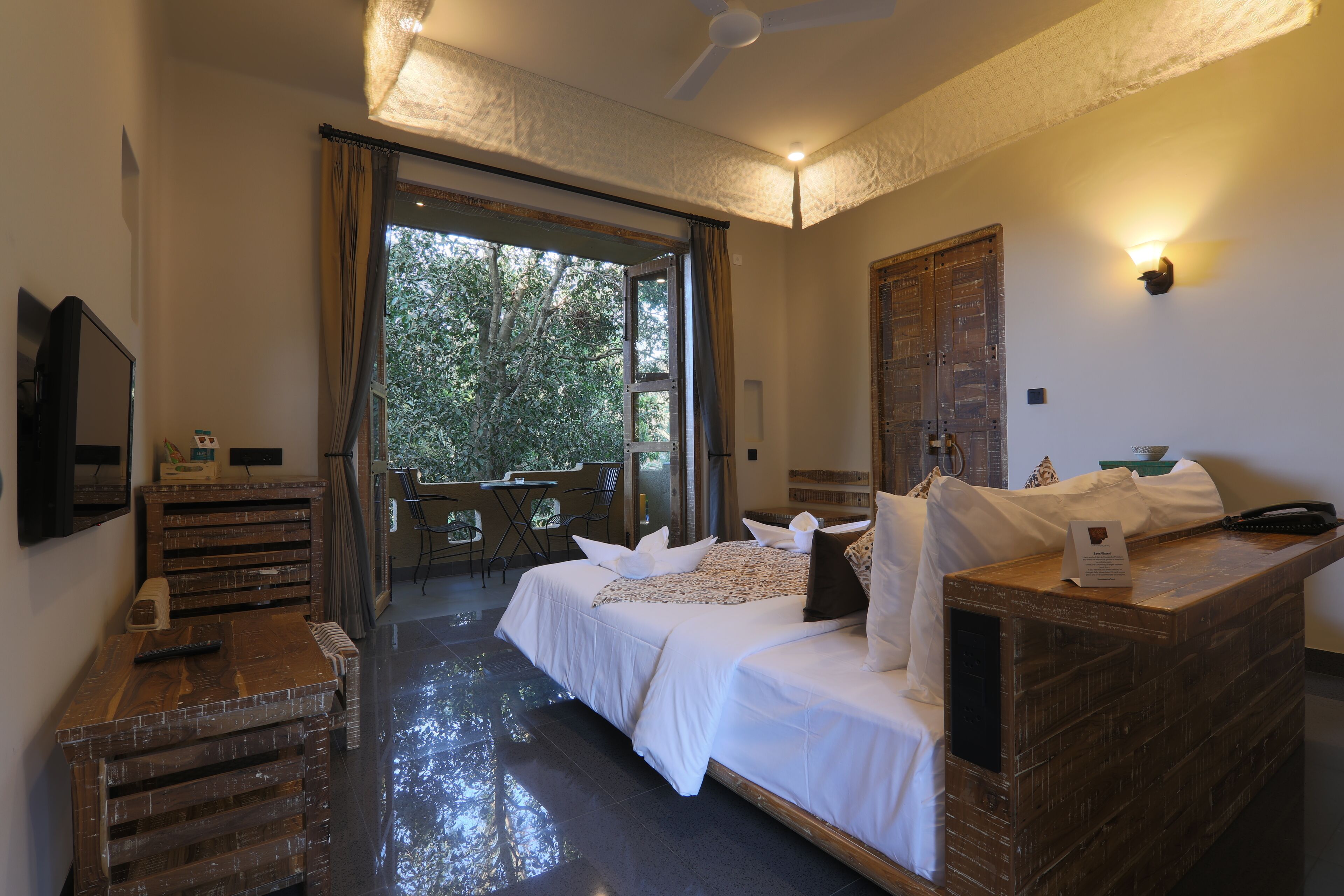 Premium Room With Balcony | Lençóis italianos Frette, roupas de cama premium