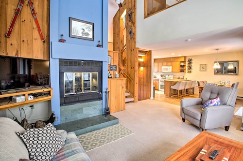 Loon Mountain Condo w/ Pool & Game Room Access!