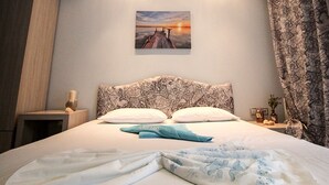 Studio | Soundproofing, WiFi (free) - Athena's Studios (Kassandra)