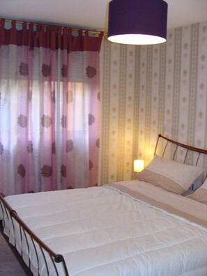 3 bedrooms, iron/ironing board, travel cot, free WiFi