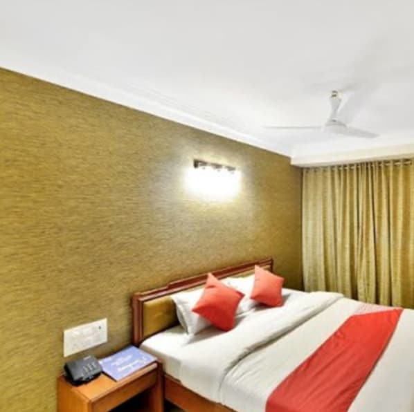 Egyptian cotton sheets, premium bedding, in-room safe, soundproofing