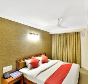 Egyptian cotton sheets, premium bedding, in-room safe, soundproofing