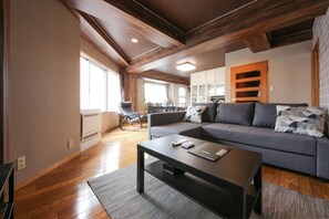 아파트 | 거실 공간 | 평면 TV