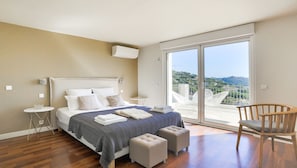 4 Schlafzimmer, Bügeleisen/Bügelbrett, WLAN, Bettwäsche