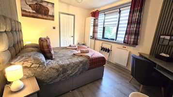 Double Room | Desk, soundproofing, iron/ironing board, free WiFi