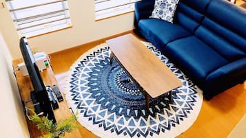 Apartment (201) | Living area | Flat-screen TV