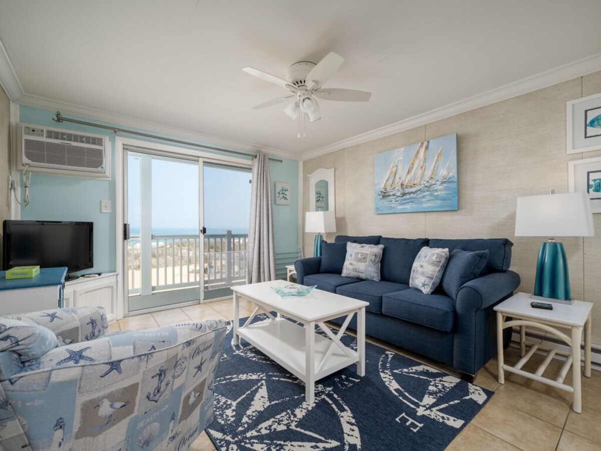 Oceanfront condos with 3 night minimum rentals and linens included!