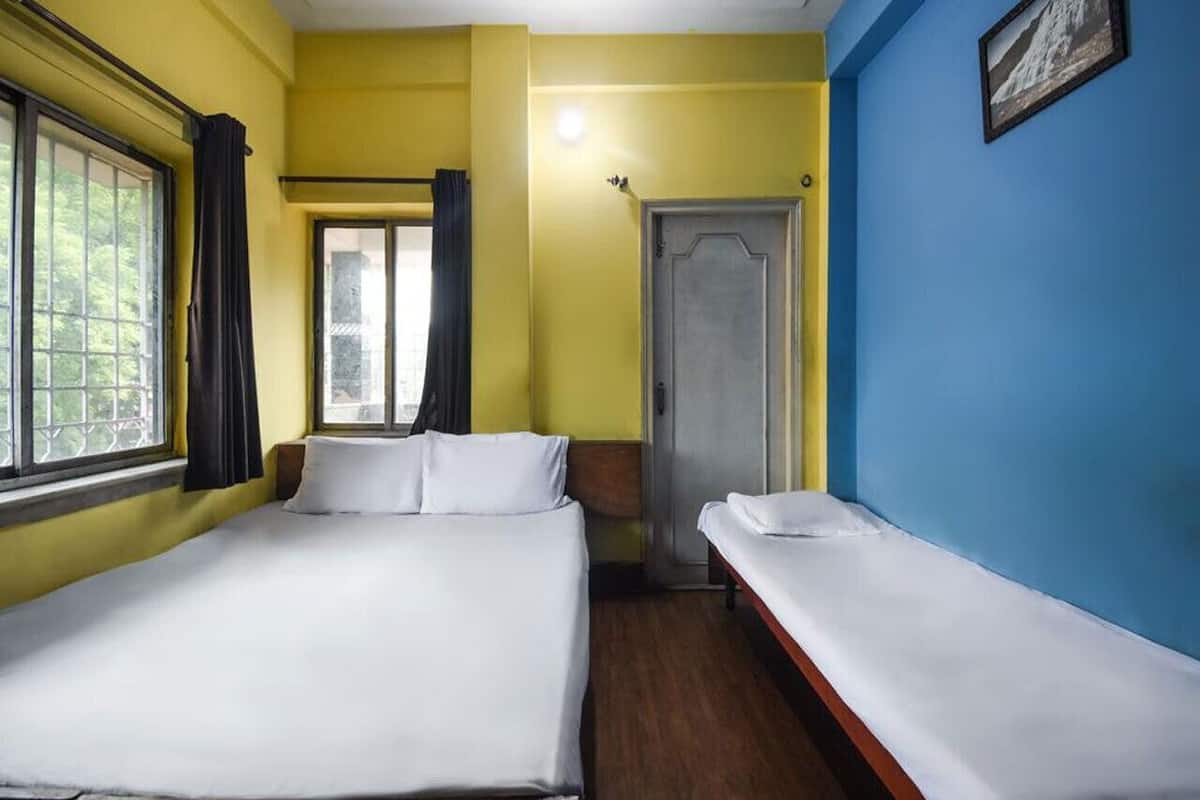 Kamar Deluks | Meja kerja