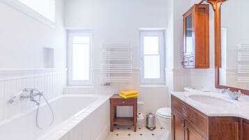 Family Apartment (incl. 95 EUR cleaning fee) | Bilik Mandi | Tisu tandas