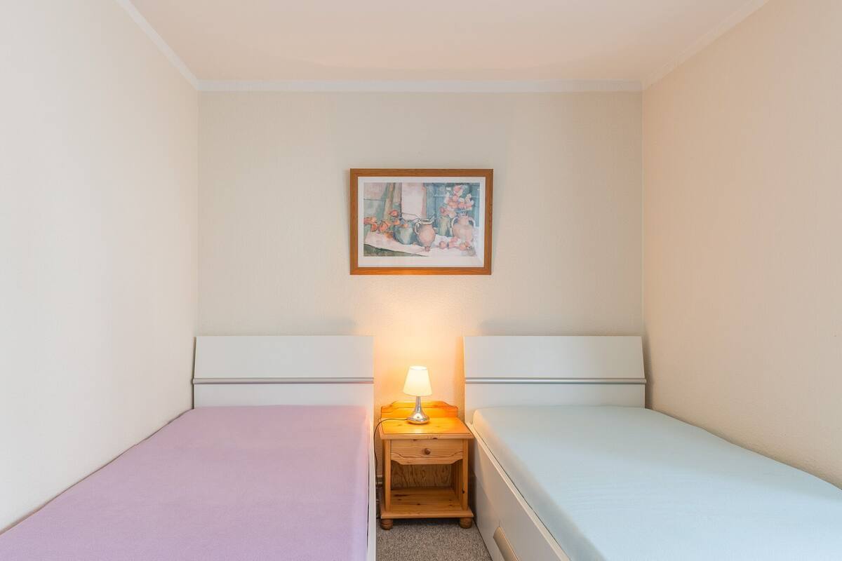 Basic Studio (Erkerzimmer,incl. 70 EUR cleaning fee) | Free WiFi