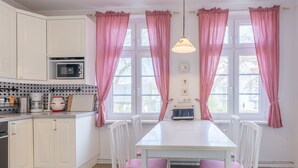 Family Apartment (incl. 95 EUR cleaning fee) | Private kitchen - Haus Seefrieden (Boltenhagen)