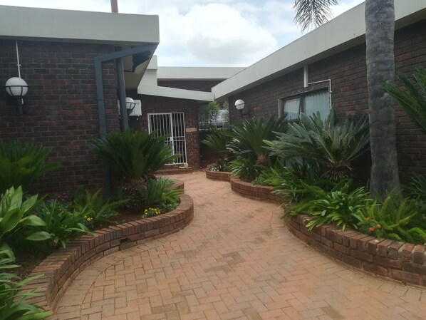 Exterior - Elspeth Guest House (Merafong City)