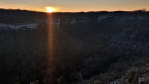 Land view from property - La roulotte de la Vallée de l'Alzou (Alvignac)