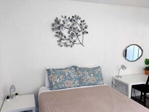 2 bedrooms, desk, iron/ironing board, travel cot