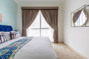 3 bedrooms, laptop workspace, iron/ironing board, WiFi - Gorgeous Minimalist 3BR In The Most Prestigious Downtown Dubai! (Dubai)