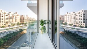 Căn hộ (3 Bedrooms) | Ban công