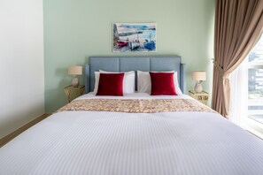 3 bedrooms, laptop workspace, iron/ironing board, WiFi - High-end & Stylish 3BR Apartment in Downtown Dubai (Dubai)