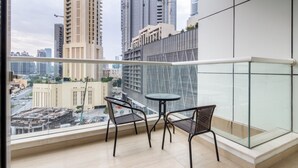Unclassified image, 2 of 37, button - High-end & Stylish 3BR Apartment in Downtown Dubai (Dubai)