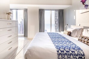 2 habitaciones y espacio para trabajar con laptop 