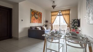 TV - Gorgeous 1BR in Souk al Manzil - Sleeps 4 (Dubai)