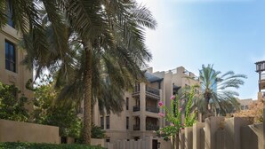 Exterior - Gorgeous 1BR in Souk al Manzil - Sleeps 4 (Dubai)