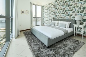2 bedrooms, laptop workspace, iron/ironing board, WiFi - High-end 2BR With Amazing Views on Dubai Creek! (Dubai)