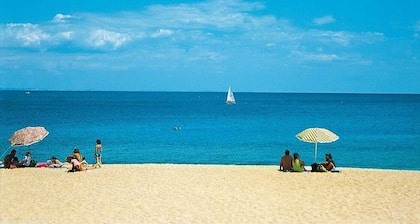 3-room apartment 100 meters from the sandy beach, Air conditioning.