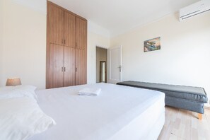 2 bedrooms, WiFi, bed sheets